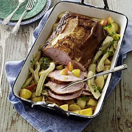 Smoked pork with apple, fennel and potato vegetables